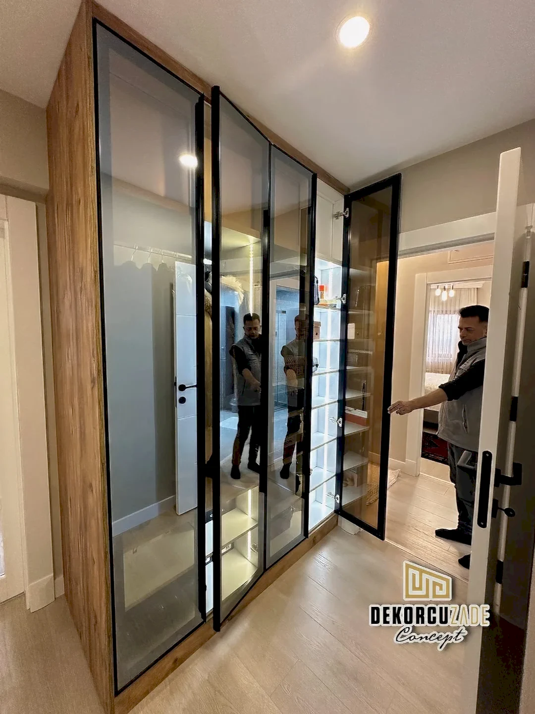 Ankara Reflekte Cam Vestiyer